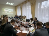 Round table of parliamentarians, power and manufacturers on electric transport development